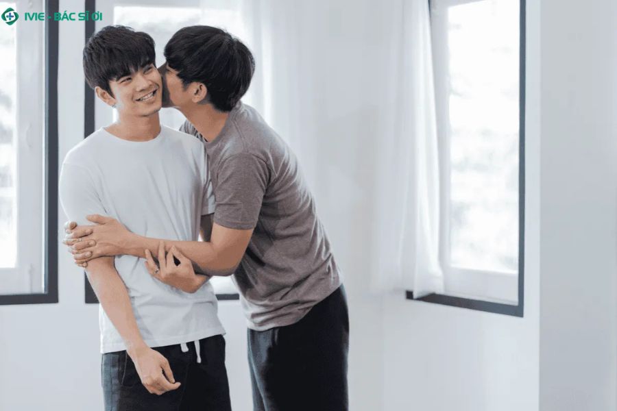 Chủ động trang bị kiến thức về quan hệ an toàn là cách tốt nhất để bảo vệ bản thân và giữ lửa hạnh phúc cho bạn đời