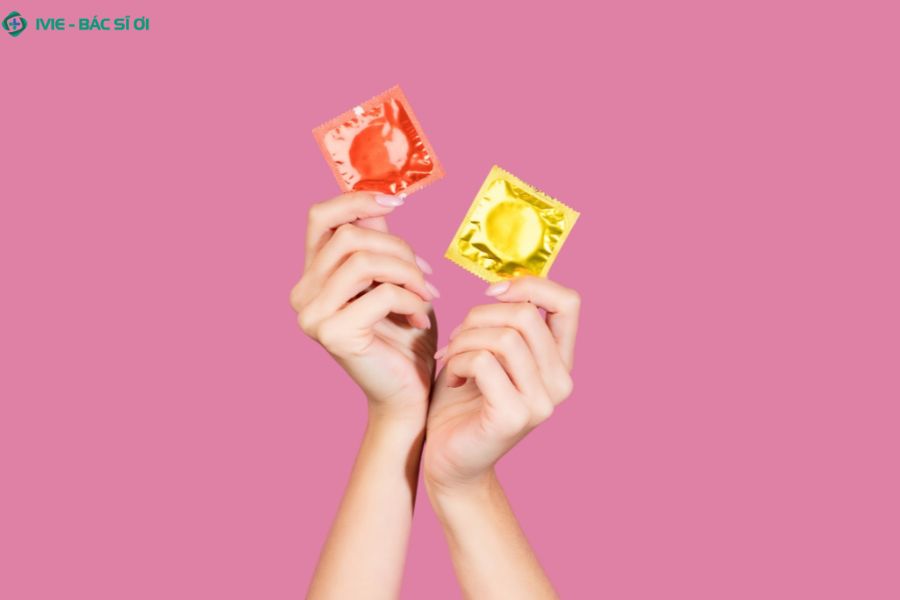 Sử dụng bao cao su và chất bôi trơn là hai yếu tố then chốt để đảm bảo an toàn khi quan hệ qua đường hậu môn